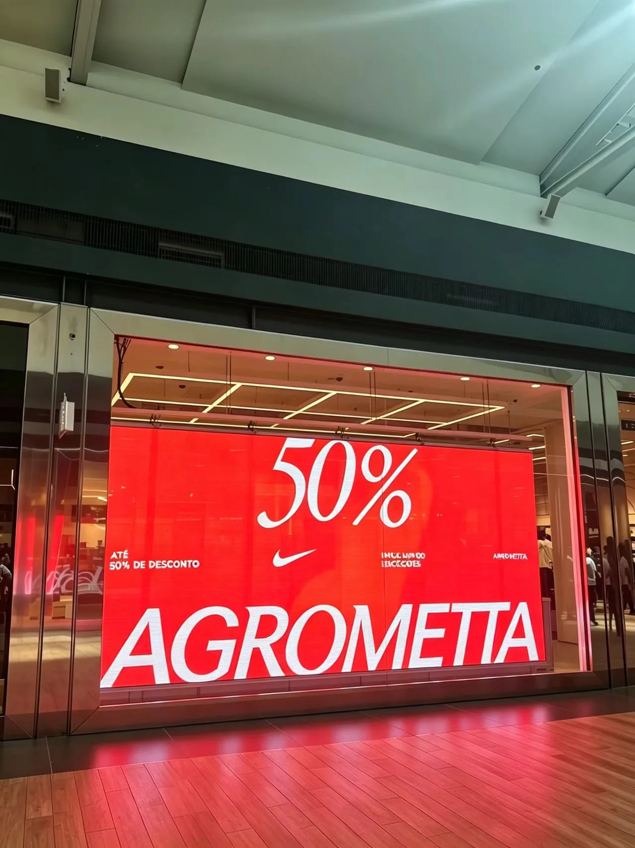 Retail Window Promotional LED &mdash; Sportswear Store