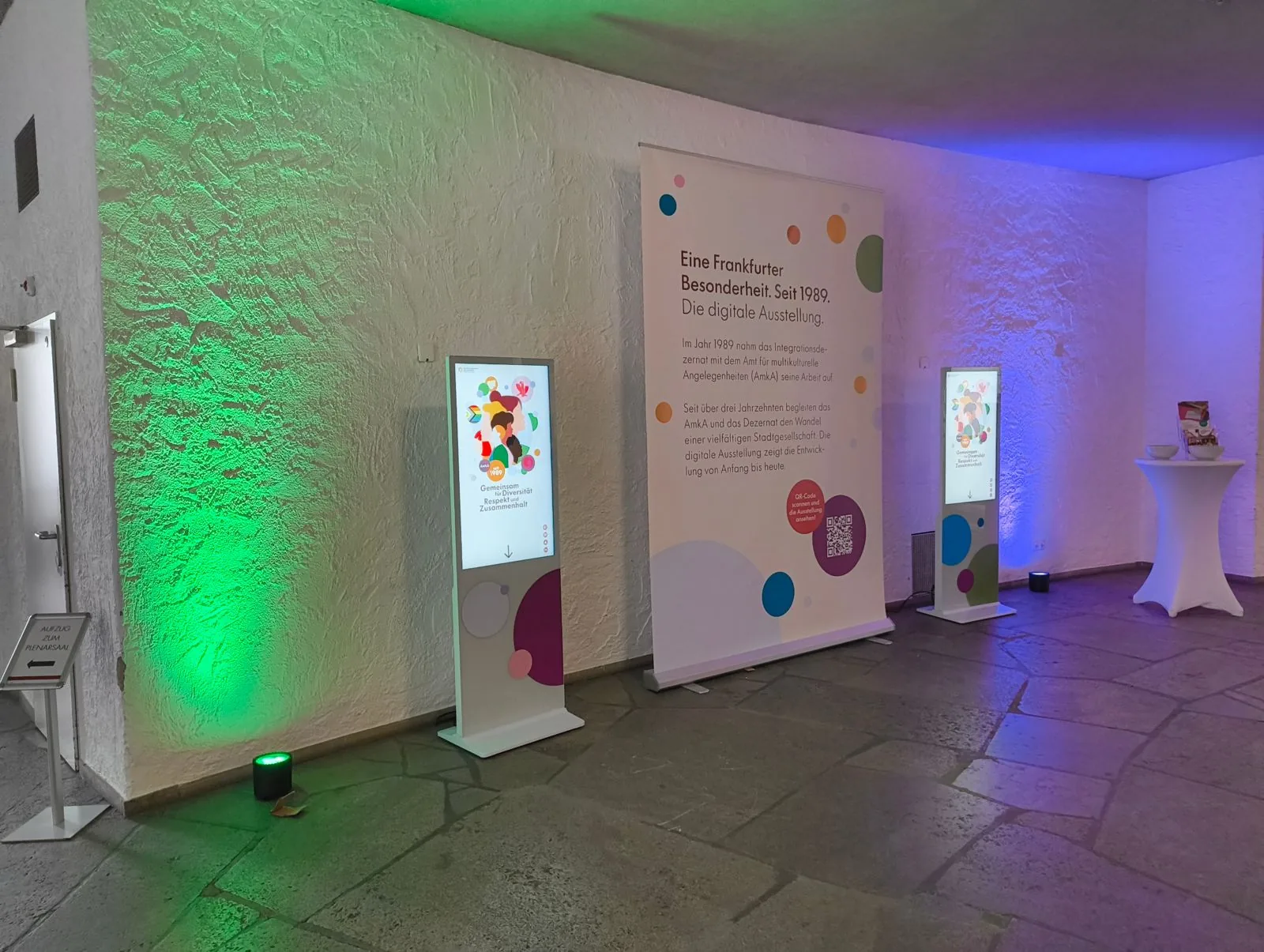 Floor-Standing Totem &mdash; Retail Entrance
